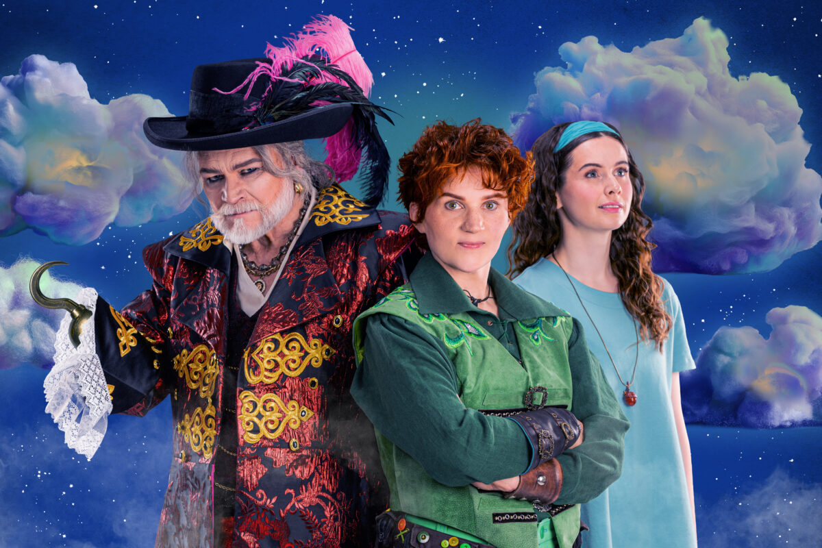 Peter Pan. Esa Ahonen, Hanna Vähäniemi ja Kristiina Karhu. Kuva: Jukka Kontkanen ja Emilia Kaupinmäki